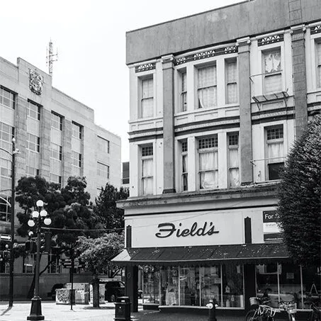 The Field’s shoe store, the building’s best-known tenant