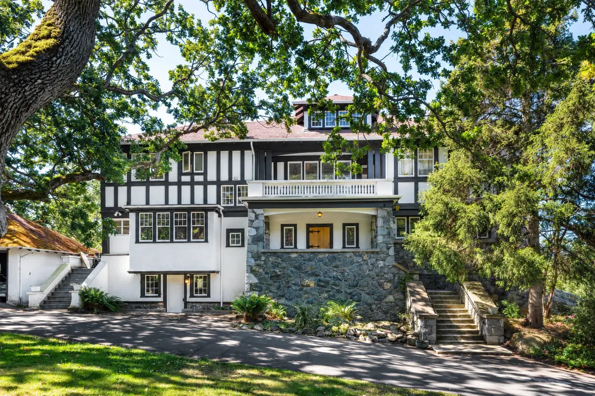 Tracksell Manor, the Samuel Maclure mansion on Foul Bay Road